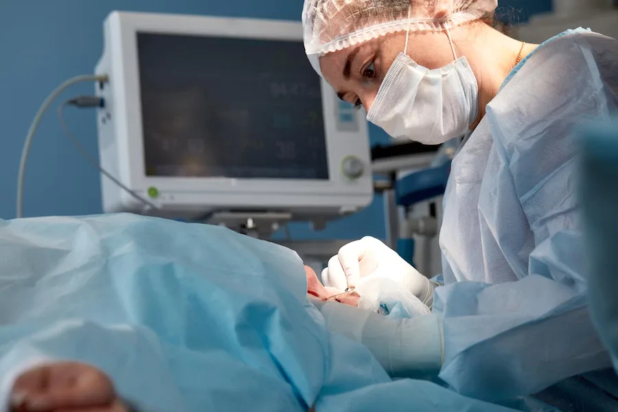 Ryzyko operacji powiek - czy ślepota po plastyce powiek jest możliwa?